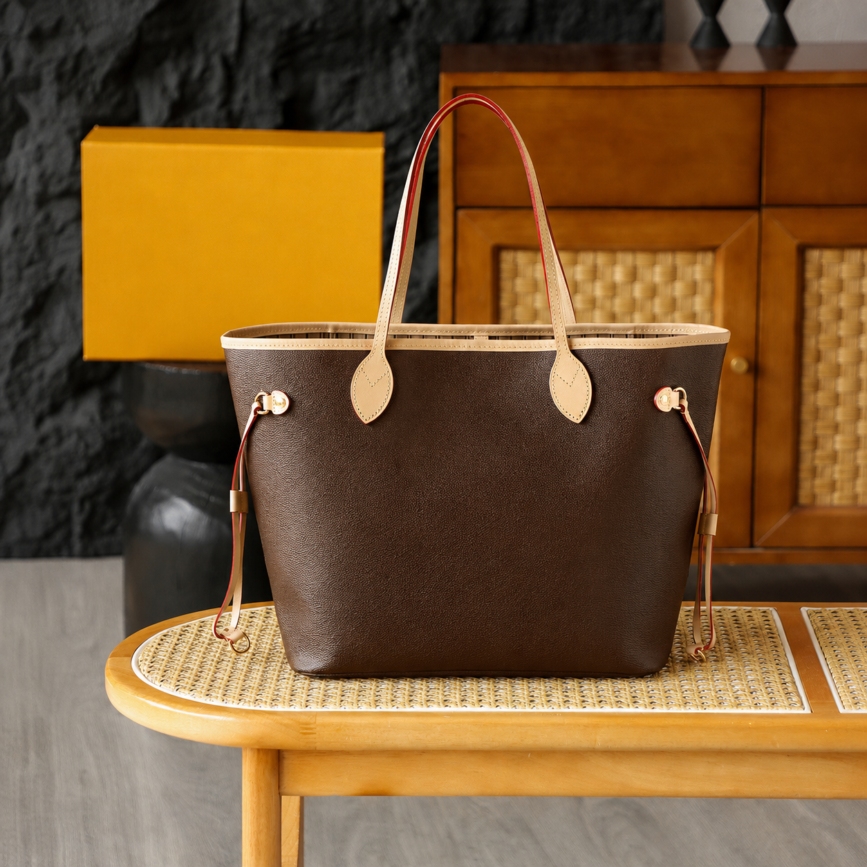 LOVI MM Tote Bag